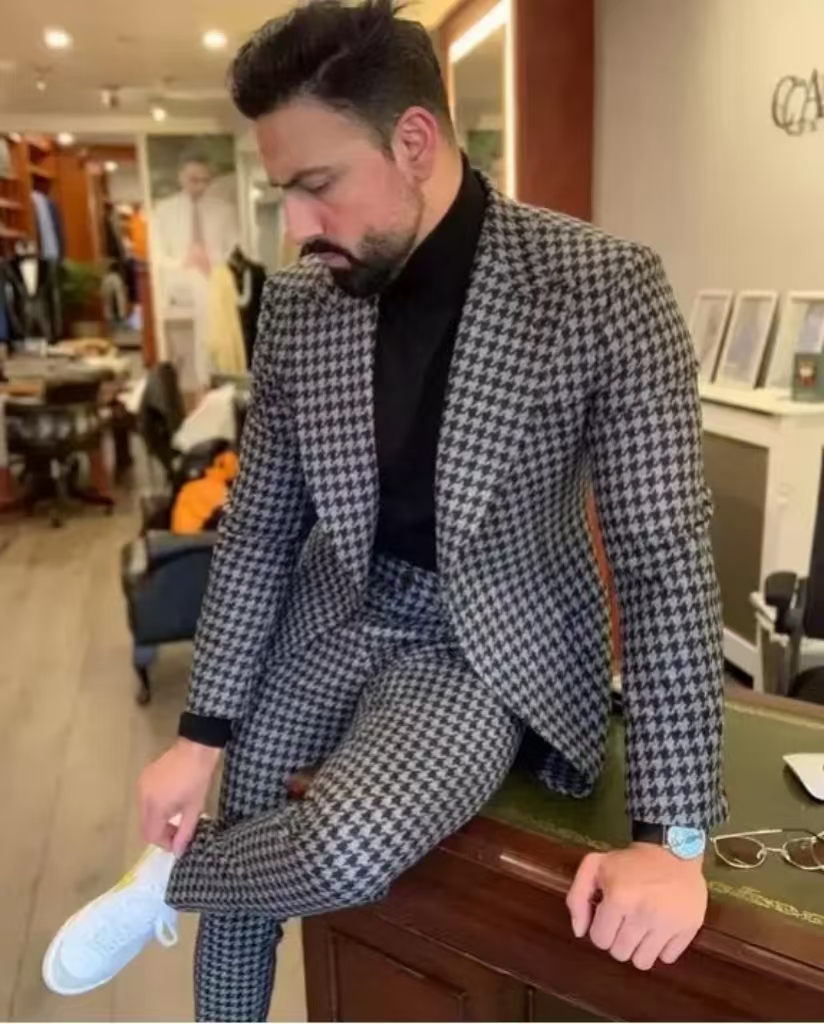 Formal Wear For Men In Wedding - Houndstooth Vintage Men's Suit Peak Lapel