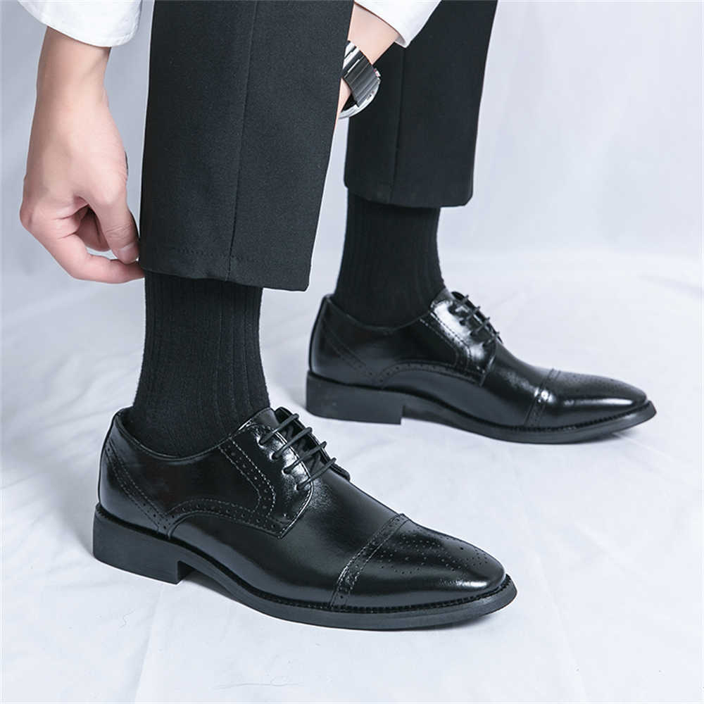 Number 44 Semi-formal Running  - огляд і ціна Men Formal Wear With Sneakers